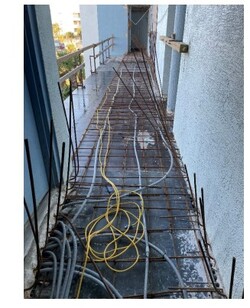 Bottom mat of steel installed at the 4th floor walkway